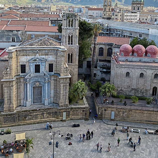 Lidskou špatnost zajez dobrotami, radí italská spisovatelka detektivek