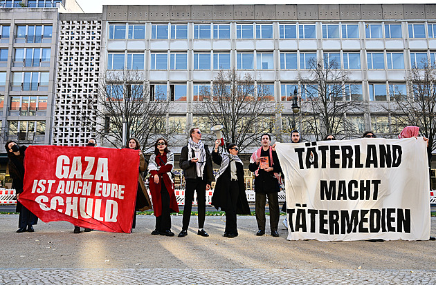 Našli Hitlerovu matku. Je zase těhotná