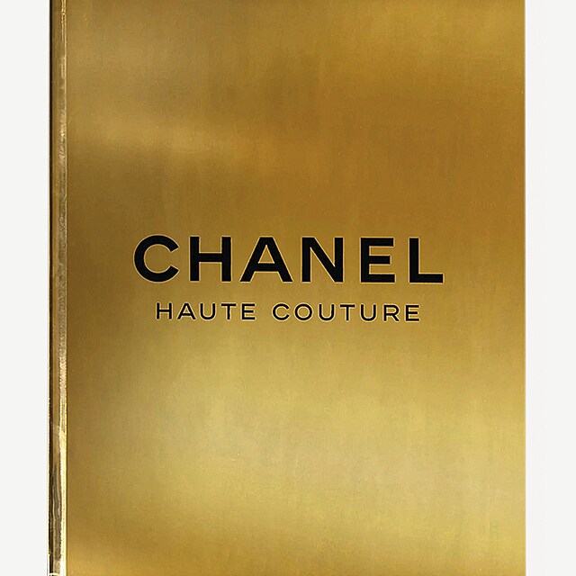 La diseñadora Sophia Coppola celebra la casa de moda francesa Chanel con un nuevo libro