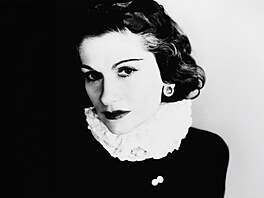 Reisérka Sophia Coppola oslavuje francouzský dm Chanel novou knihou