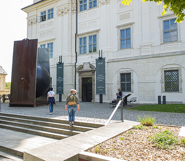 Pozdě, ale přece aneb Chvála osmdesátek, jež byla tak trochu dědicem šedesátek