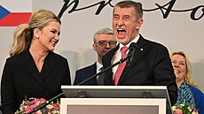 Andrej Babi� také vlastní r��ové kravaty.