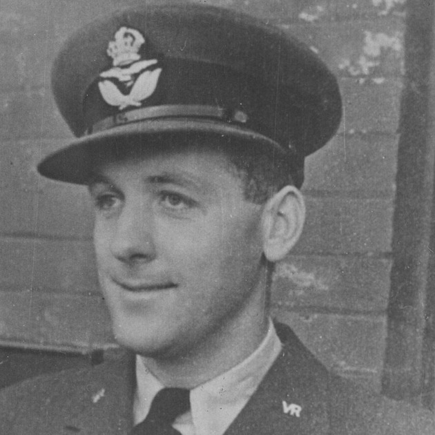 Mottu buď statečný a věř zůstal věrný do poslední chvíle. Stanislav Fejfar zasáhl do Bitvy o Británii