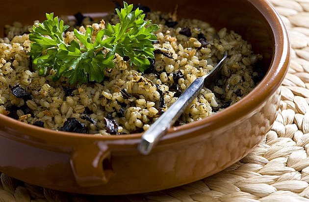 Recepty na houbového kubu. Připravte tradiční s kroupami, nebo s rýží či bez česneku