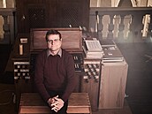 Pavel �erný vyu�uje hru na varhany, v�nuje se také ochran� historických varhan...
