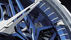 V srpnu zna�ka p�edstavila také nekomplikovanou novinku Excalibur Monobalancier...