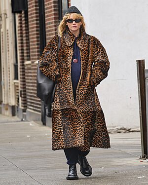 Hollywoodsk� here�ka Jennifer Lawrenceov� v leopard�m kab�tu.