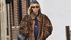Hollywoodsk&#225; here�ka Jennifer Lawrenceov&#225; v leopard&#237;m kab&#225;tu.
