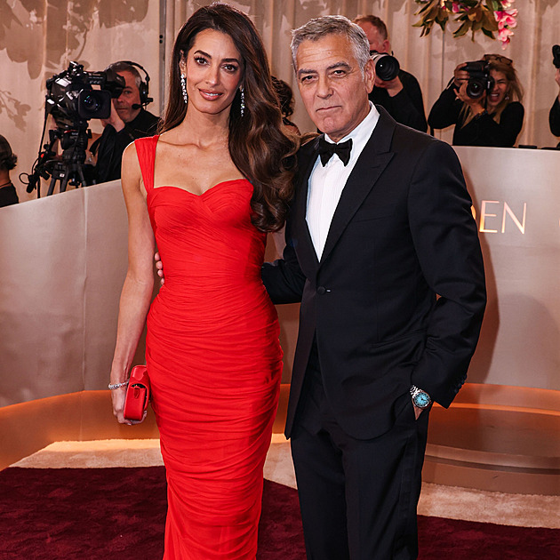 Černý oblek vstal z mrtvých. Hvězdy Zlatých glóbů ukázaly, jak nosit klasiku s rebélií