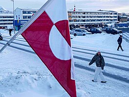 Grónská vlajka v Nuuku.