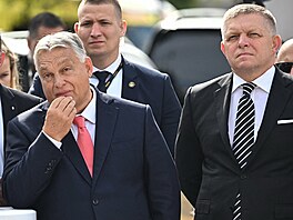 Ma�arský premiér Viktor Orbán (vlevo) a slovenský premiér Robert Fico, 28. zá�í...