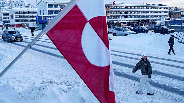 Grónská vlajka v Nuuku.
