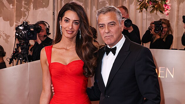 George Clooney s man�elkou Amal na p�ed�v�n� Zlat�ch gl�b�. (11. ledna 2026)