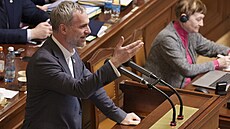 St�ede�ní sn�movní jednání o d�v��e vlád�. Na snímku je �éf Pirát� Zden�k H�ib,...