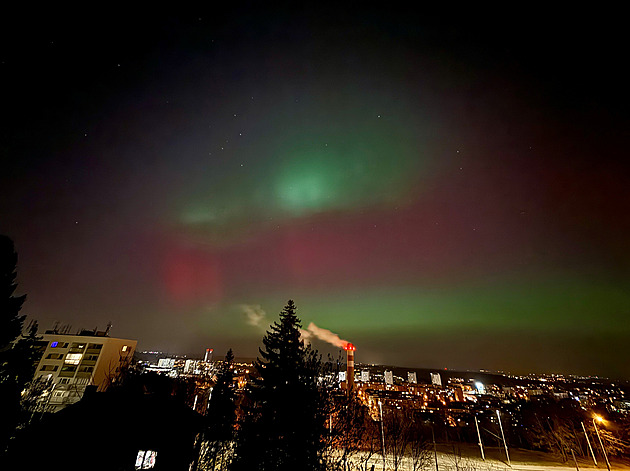 Polární záře nad Českem. Jak to, že už zase?