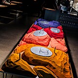 Ve�er pln� chut�, v�n� a hudby