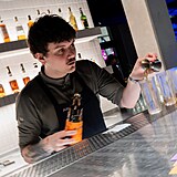 Ve�er pln� chut�, v�n� a hudby