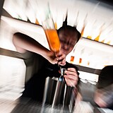 Ve�er pln� chut�, v�n� a hudby