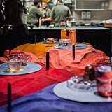 Ve�er pln� chut�, v�n� a hudby