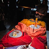 Ve�er pln� chut�, v�n� a hudby