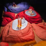 Ve�er pln� chut�, v�n� a hudby