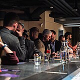 Ve�er pln� chut�, v�n� a hudby