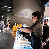 Ve�er pln� chut�, v�n� a hudby