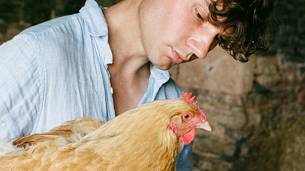 Příběhy opeřených lidí. Britský spisovatel představuje v knize mnohdy vzácná plemena slepic