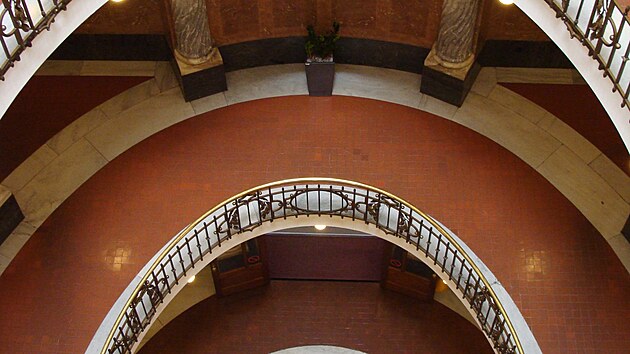 schodi�t� ministerstva pr�myslu