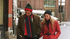 Ke stylu John F. Kennedyho mlad�ího neodmysliteln� pat�ily výrazné pokrývky...