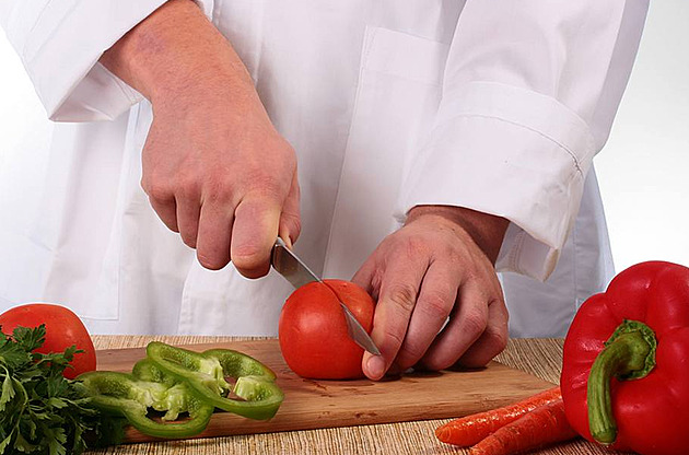 Chronický zánět může stát za únavou i bolestmi. Zkuste ho tlumit jídlem