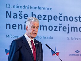 Velvyslanec Spojených stát� amerických v �eské republice Nicholas Merrick p�i...