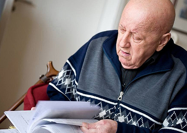 Staré občanské průkazy přestanou platit. Jak je poznat a kdo je má?