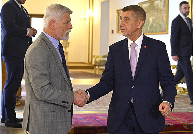 Mí studenti mi rozumějí. Petr Pavel debatoval „mezi svými“, vzorek voličů to ale není