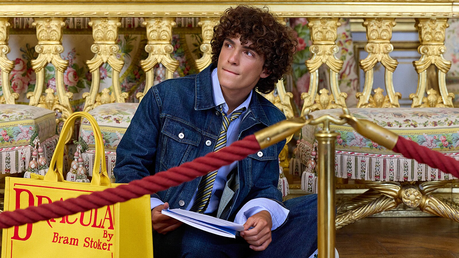 S Draculou na nákupech. Jak vypadá nová literární edice tašek od Dioru