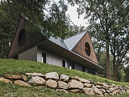 Chalupa ve stráni v Krkono�ích.