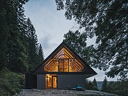 Chalupa ve stráni v Krkono�ích.