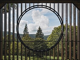 Chalupa ve stráni v Krkono�ích.