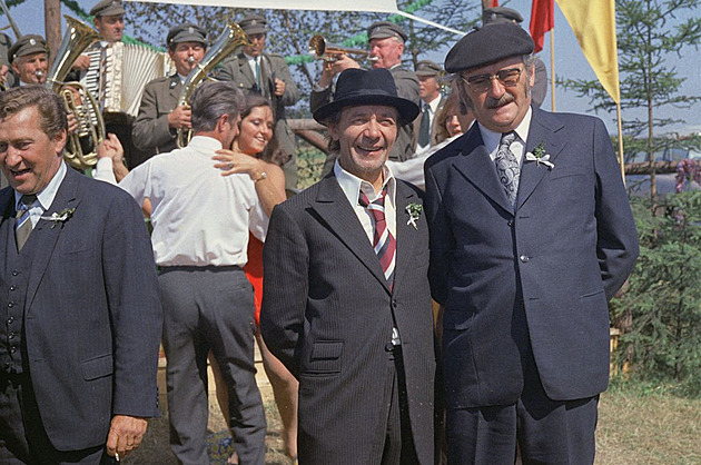 Chalupáři či Sanitka v nejlepší kvalitě. Digitalizace vrací mládí českým seriálovým legendám