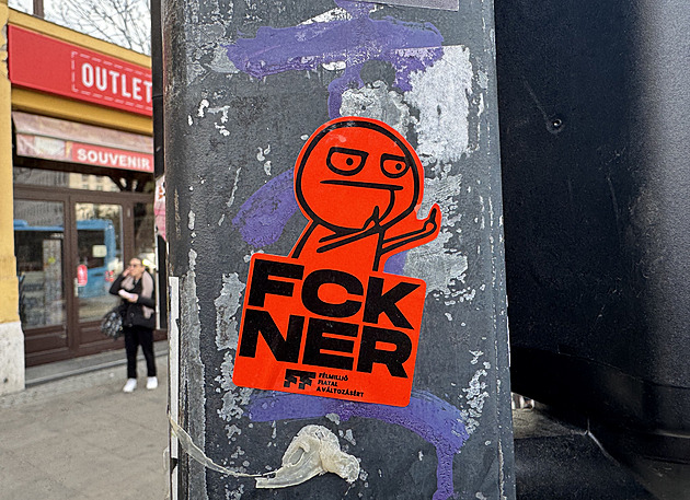 „Mike Tyson vlastizrady“ vs. „Špinavá štěnice“. Vysvětlujeme pouliční vzkazy v předvolební Budapešti