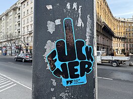 Pry� s NERem. Samolepka hnutí FF (Félmillió fiatal a változásért � P�l milionu...