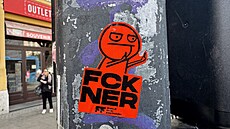 Pry� s NERem. Samolepka hnutí FF (Félmillió fiatal a változásért � P�l milionu...
