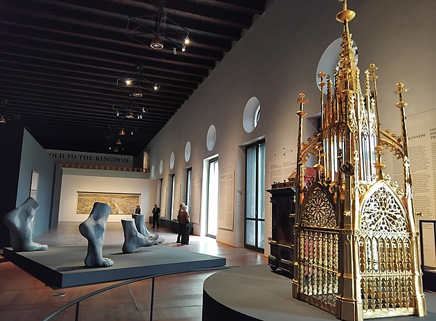 Nedotknutelné důkazy. Paměť středověkých artefaktů i současného umění v Jízdárně Pražského hradu