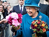 Královna Al�b�ta II. po náv�t�v� Royal Commonwealth Society v Londýn�. (14....