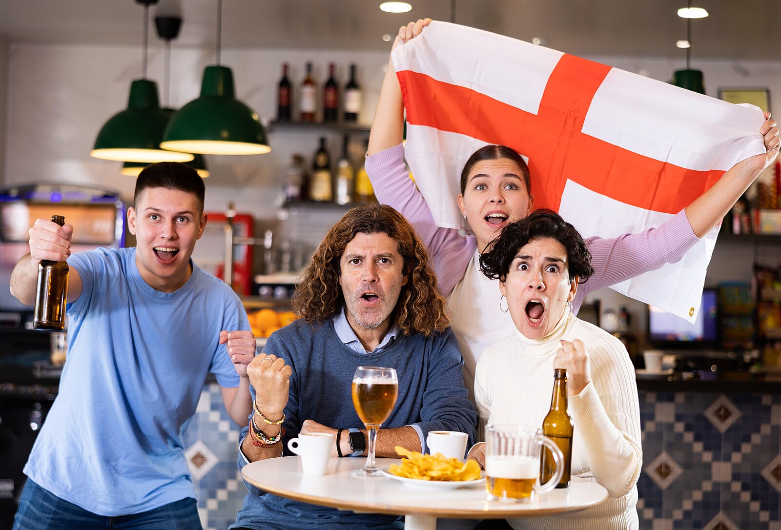 Léto bez masa a piva. Proč Británie tak trpí válkou proti Íránu?