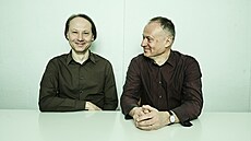 Dodnes tátovi ukazujeme na�i práci, bavíme se o ní u kafe. A stále nás...