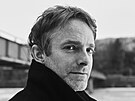 Marek Epstein je spisovatel, ale také scenárista. Napsal scéná�e nap�íklad ke...