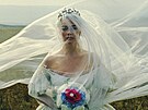 Mix st�ih� Christiana Diora z 50. let, viktoriánské éry, latexu i renesance v...
