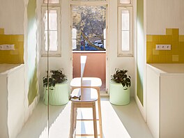 Byt pro malí�ku je po kompletní rekonstrukci od studia Plus One Architects plný...