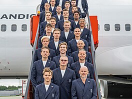 Nor�tí fotbaloví reprezentanti v Oslu p�i odletu na fotbalové mistrovství sv�ta...